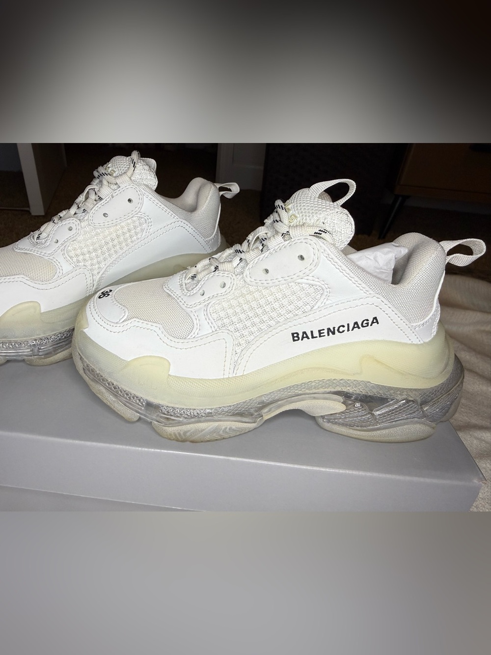 Balenciaga triple s clear sole